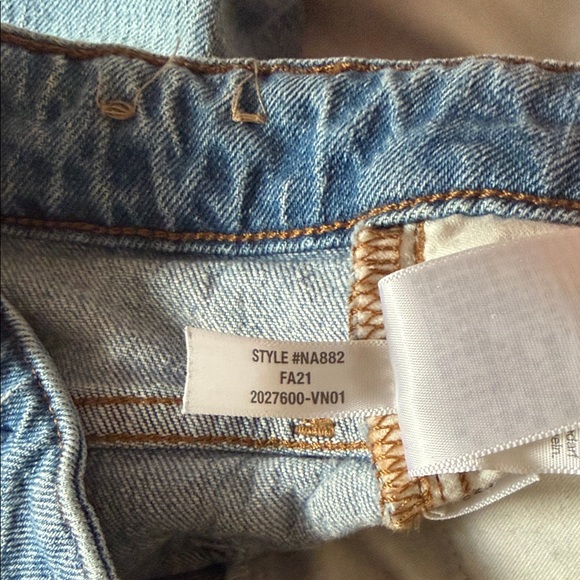 The Curvy Perfect Vintage Jean - Picture 10 of 12